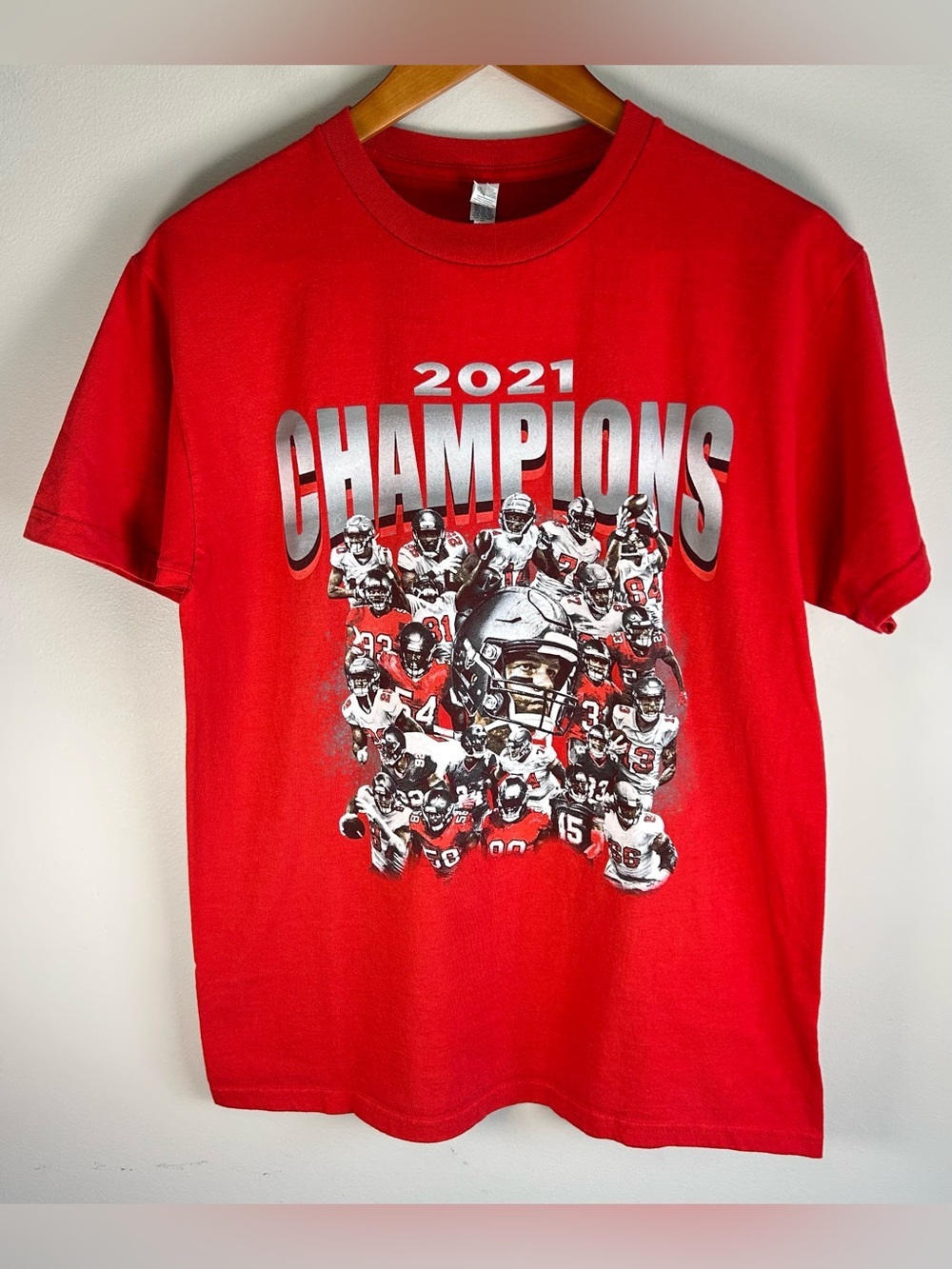 Tom Brady Men’s T-shirt Sz M NFL Tampa Bay Buccaneers 2021 Super Bowl Champions